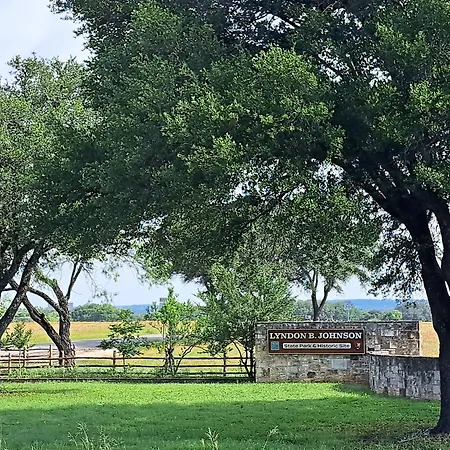 The Container Retreat @290 Wine Trail #3 Hill Country Bliss Vila
